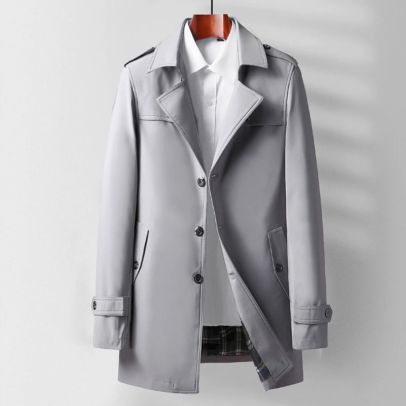 Moderner klassischer Herren-Trenchcoat