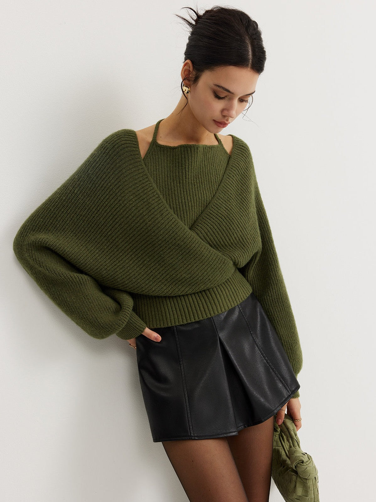 Women's 2 in 1 Bat Sleeve Halter Knit Top — fabric texture
