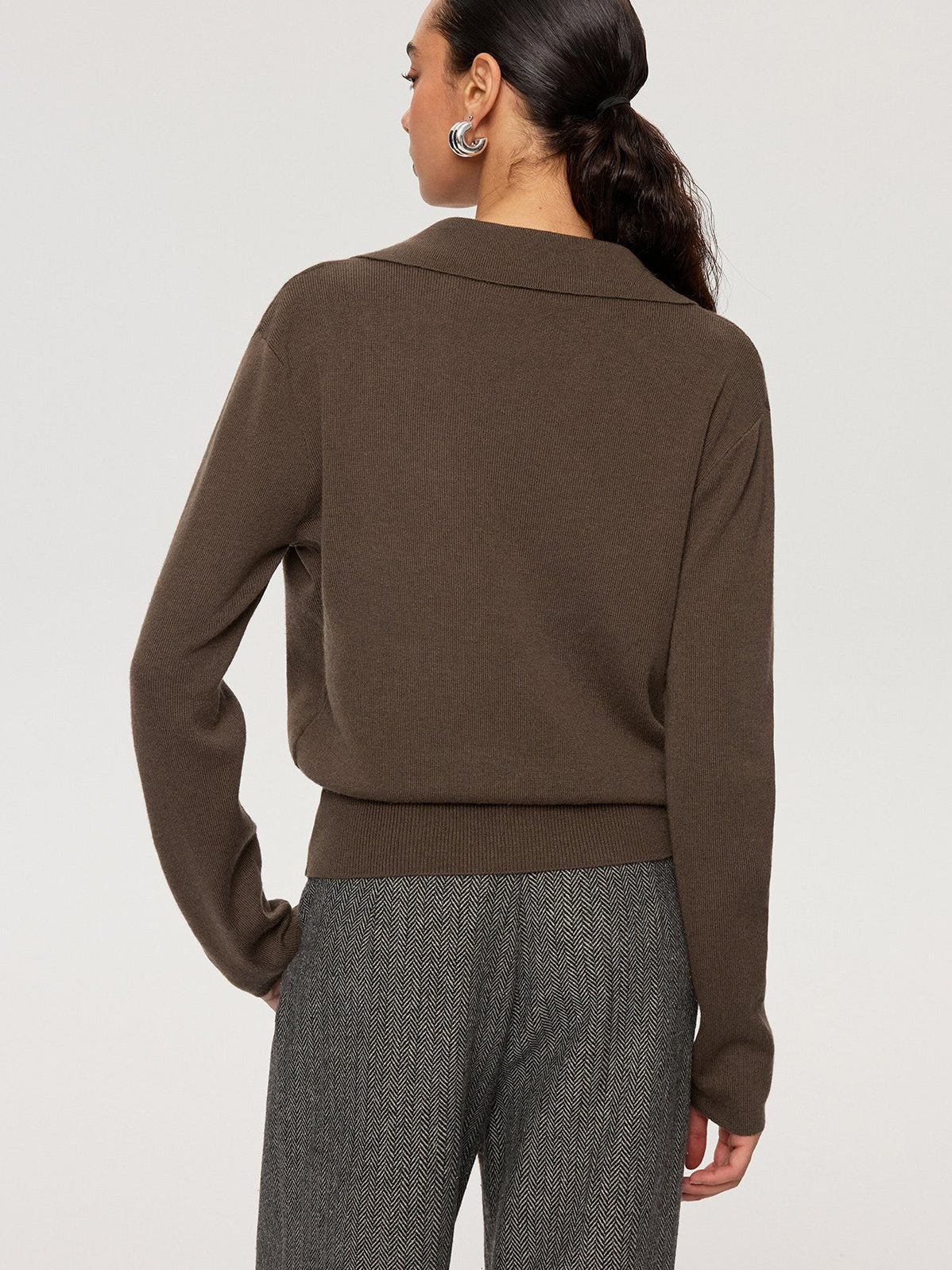 Women's 2 in 1 Color-Block Wool Blend Polo Collar Sweater — fabric texture
